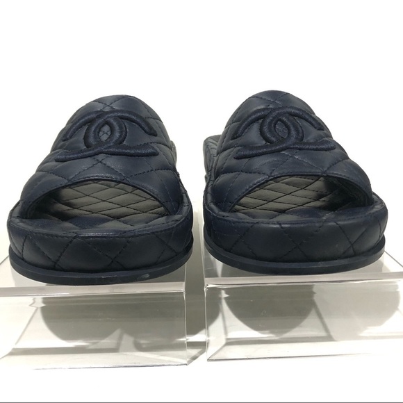Authentic CHANEL Navy Blue Quilted Agneau Slides Mules Lambskin Leather Size 38 - Picture 4 of 15